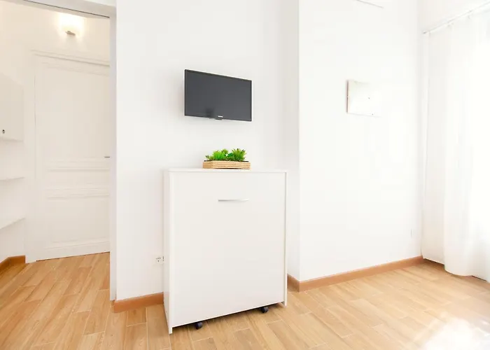 Cuore Di And Free Parking Sanremo